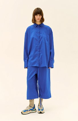 Фото модной одежды - багги шорты оверсайз синие сезон 2020 года