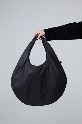 Фото модного дейки сумка стежка черный сезон 2018 года