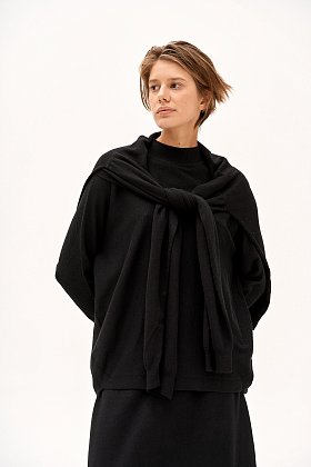 Фото модного limited шарф как джемпер черный сезон 2018 года