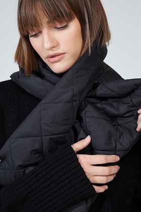 Фото модной одежды - лео шарф стежка черный сезон 2018 года