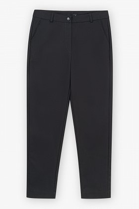 Фото модного калли брюки узкие черные сезон 2020 года