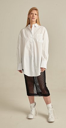 Фото модного дэус рубашка-платье белая сезон 2020 года
