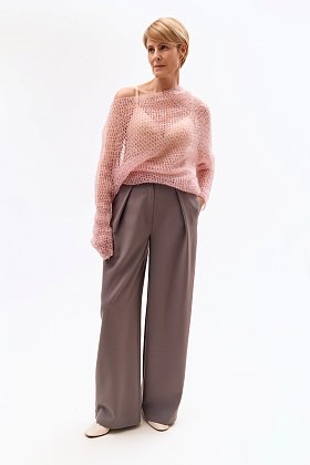 Фото модного тимбра брюки палаццо со встречной складкой серые сезон 2020 года