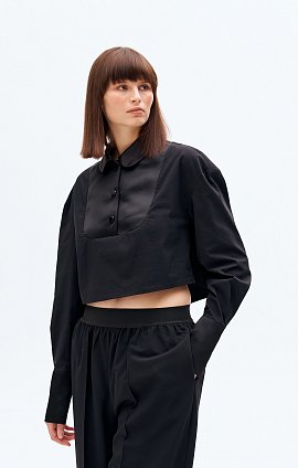 Фото модного феличе блуза укороченная с манишкой черная сезон 2020 года
