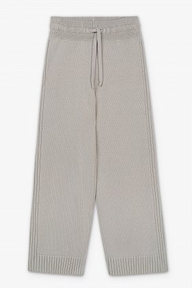 Фото модной одежды - мильфей брюки вязка с лампасами бежевые сезон 2020 года