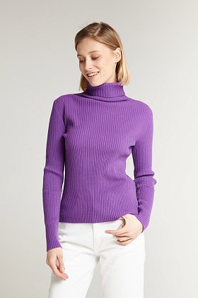 Фото модной одежды - limited водолазка мягкая фиолетовый цвет сезон 2020 года