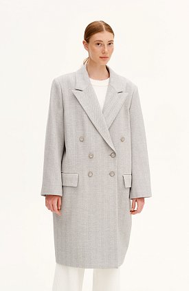 Фото модного стив пальто двубортное оверсайз серое в елочку сезон 2020 года