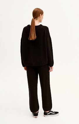 Фото модной одежды - мильфей костюм джемпер с брюками черный сезон 2020 года