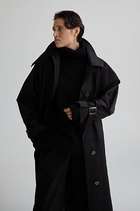 Фото модного фриман плащ оверсайз черный сезон 2020 года