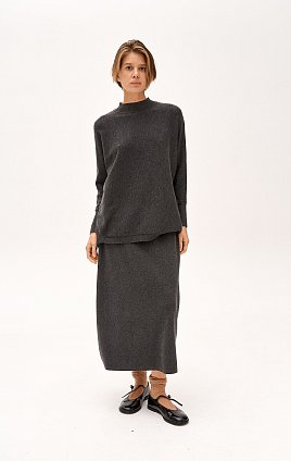 Фото модной одежды - limited костюм джемпер с юбкой серый сезон 2020 года
