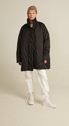 Фото модного брэди куртка объемная черная сезон 2020 года