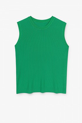 Фото модной одежды - limited майка лапша под горло зеленая сезон 2020 года