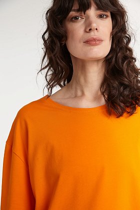 Фото модной одежды - тиана лонгслив оранжевый сезон 2020 года
