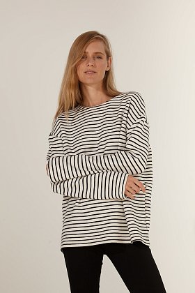 Фото модной одежды - тиана тельняшка вязанная белый-черный сезон 2020 года